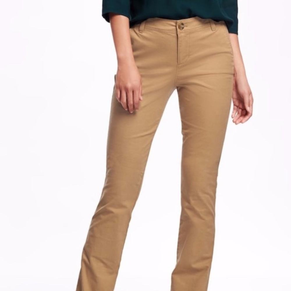 Old Navy Mid Rise Boot Cut Khakis NWT Size 14S